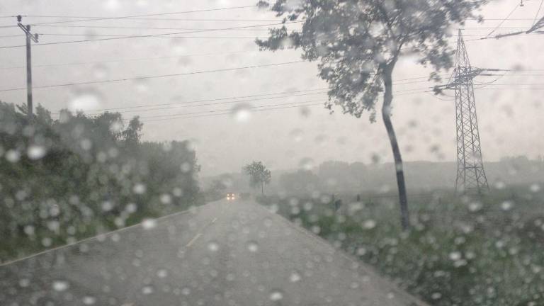 Alerta climática Ecuador: pronóstico de fuertes lluvias en la Sierra, oleaje en la Costa y altos niveles de radiación