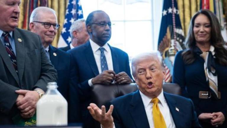 Trump amenaza con invocar la Ley de Insurrección en Minnesota si siguen ataques contra ICE