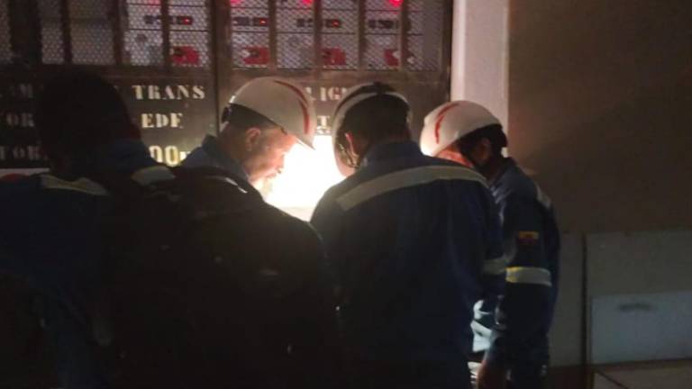 Corte de luz afectó a varios sectores de Quito tras fuertes lluvias y descargas eléctricas