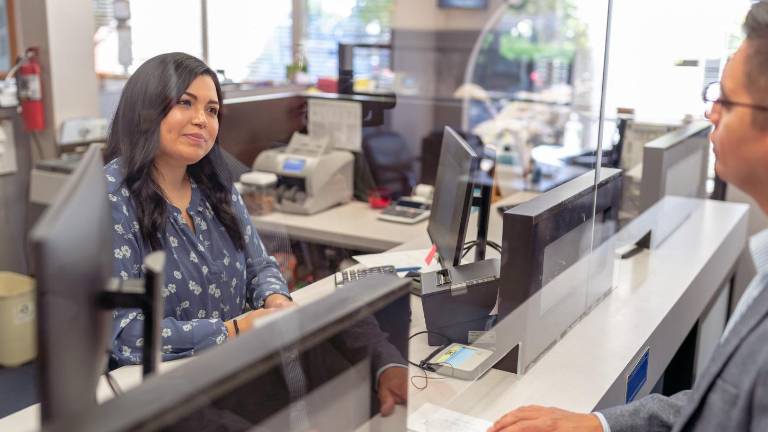 ¿Habrá bancos abiertos en Carnaval? Así funcionará la atención financiera durante el feriado en Ecuador