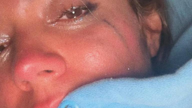 Karol G comparte imagen llorando por este conmovedor motivo