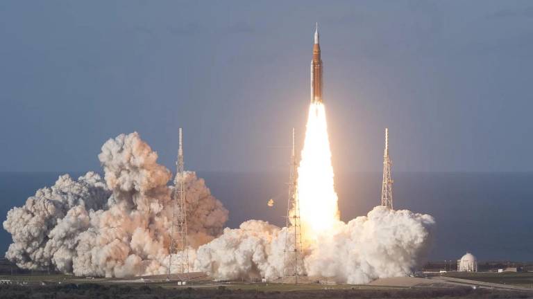 Fotografía del despegue de la misión lunar Artemis II, el miércoles 1 de abril.