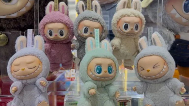 ¿Qué son los muñecos Labubu y por qué causan preocupación en los Estados Unidos?