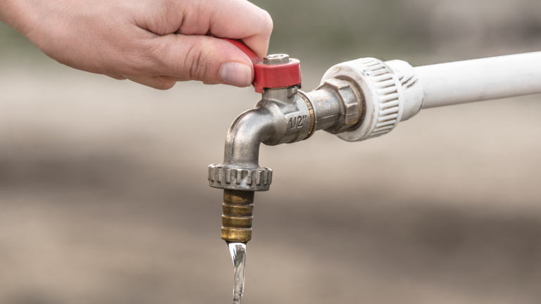 Interagua suspenderá el servicio de agua este sábado 14 de junio en sectores de la Vía a la Costa por trabajos eléctricos de CNEL.