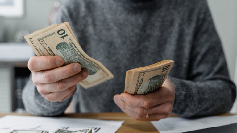 Bono Raíces: BanEcuador extiende atención para llegar a más beneficiarios