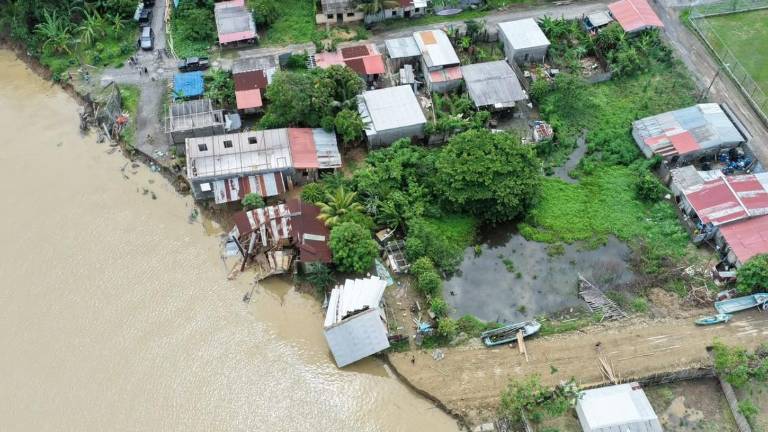 Nueve ríos se desbordan en Esmeraldas y Pastaza por intensas lluvias en Ecuador