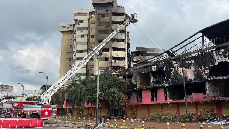 Incendio en edificio Multicomercio: Bomberos de Guayaquil cierran operaciones tras 130 horas de trabajo