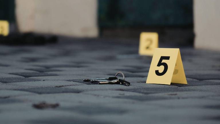 Masacre en Manabí: tres mujeres y un hombre fueron asesinados mientras circulaban en un auto