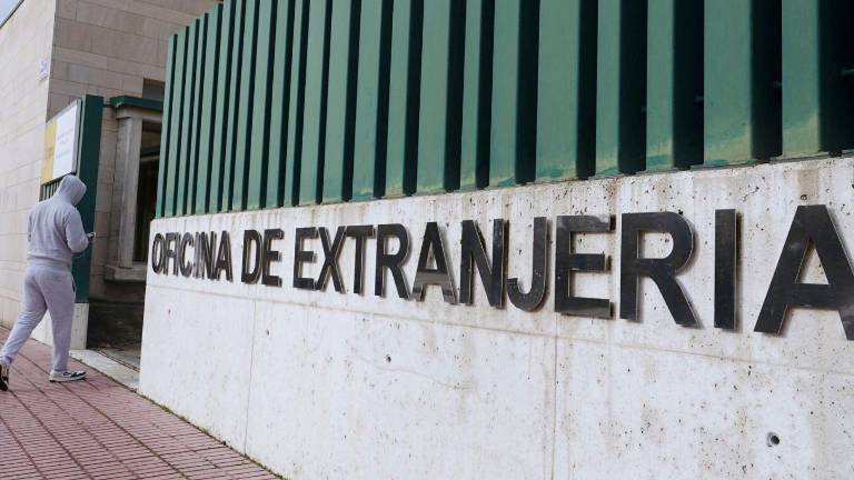 España aprueba regularización masiva de inmigrantes: estos son los requisitos y fechas clave