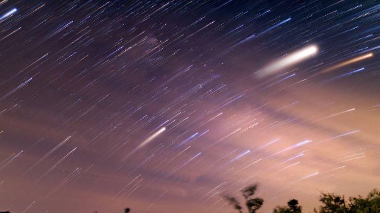 Imagen de una lluvia de estrellas. Hasta el 20 de noviembre se podrán ver estos fuegos artificiales naturales 'Las Leónidas'.