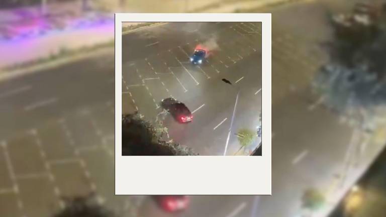 Captan a conductores realizando 'piques' en la avenida de los Shyris en el norte de Quito