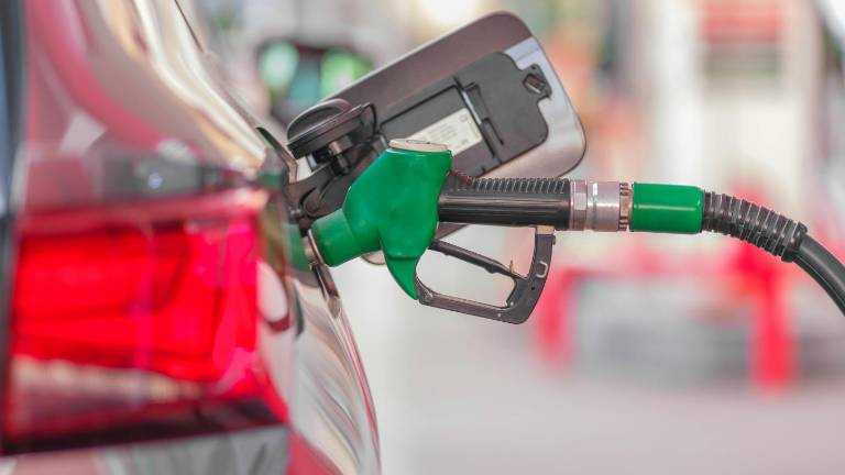 Aumento de precio de gasolinas extra y ecopaís.
