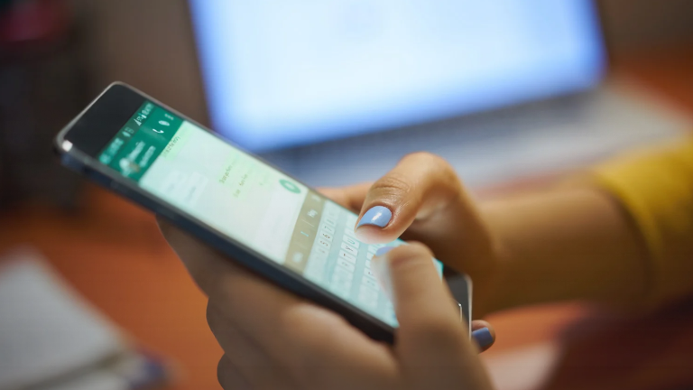 ¿Te llegó un mensaje sobre un bono de USD 100 por el Día de los Difuntos? Alertan de estafa en WhatsApp