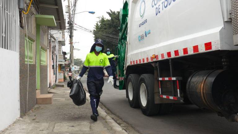 Basura en Guayaquil: Municipio pide sacar desechos antes de las 18:00 por toque de queda