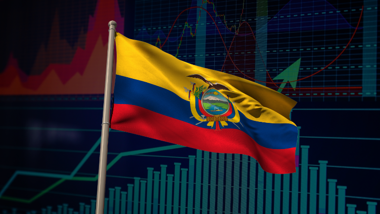 Riesgo país de Ecuador cae 111 puntos en medio de protestas