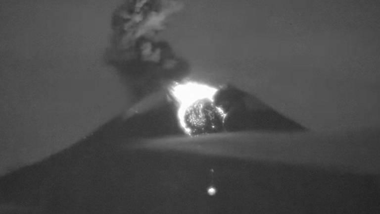 Reportan caída leve de ceniza del volcán Sangay en la província de Chimborazo este 21 de septiembre