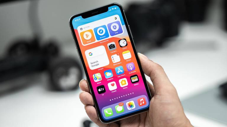 Apple lanza iOS 26.2.1 con soporte para el nuevo AirTag 2