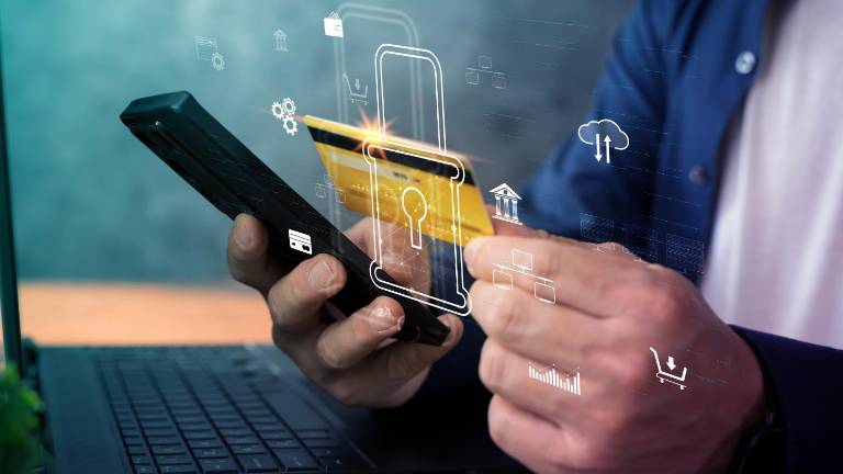 Cooperativas en Ecuador deberán reforzar la seguridad de sus canales digitales