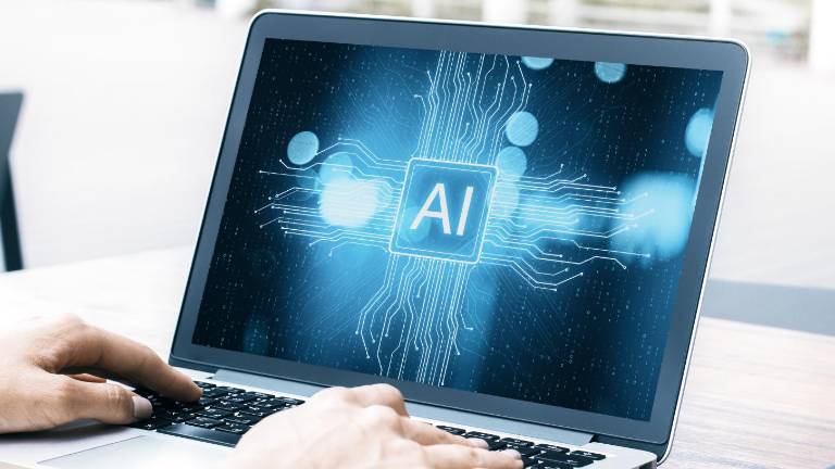 ¿Tu trabajo está en riesgo? Las 10 profesiones que la inteligencia artificial podría reemplazar