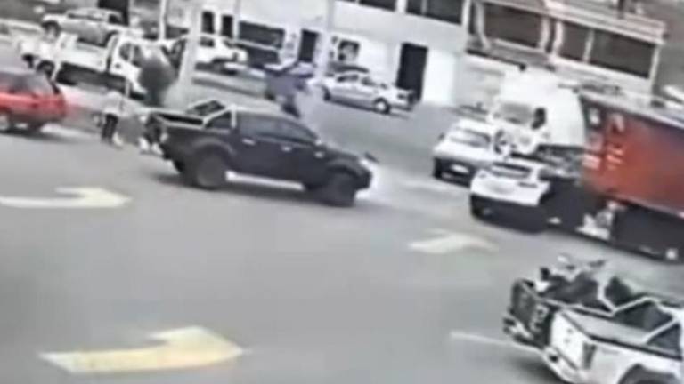 Vehículo SUV irrespetó señales de tránsito y se chocó con Tren del Tayta Imbabura en Ibarra