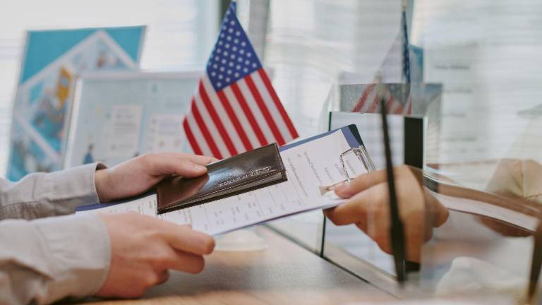 Estados Unidos impone fianza de hasta USD 15.000 para visas de turismo y negocios a 12 nuevos países