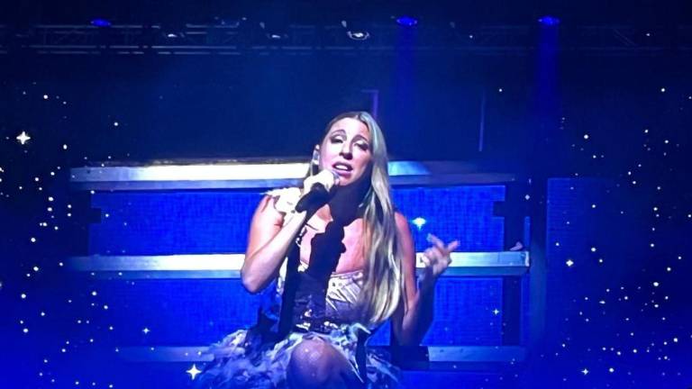 Flor Bertotti durante su concierto en Guayaquil, parte de su gira 'Otra Vuelta Tour', realizado en el Coliseo Voltair Paladines Polo, el jueves 27 de noviembre de 2025.