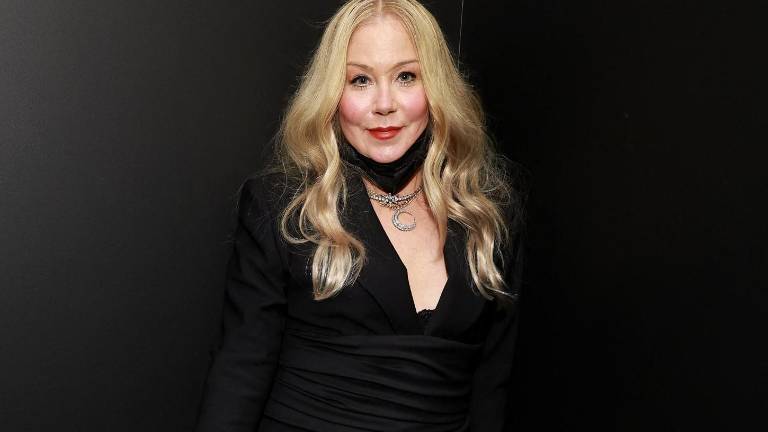 Christina Applegate revela que no tiene esclerosis múltiple tras años de vivir con el diagnóstico