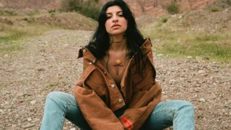 Cazzu rompe el silencio sobre su vida como madre soltera tras separarse de Christian Nodal