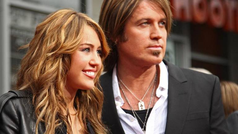 Billy Ray Cyrus se pronuncia luego de que Miley decidiera dejar su apellido: “Es una progresión natural”