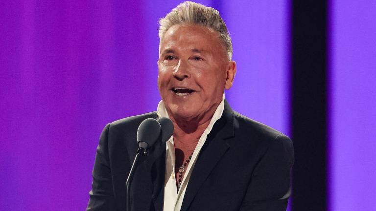Ricardo Montaner visita a una fan con cáncer que no pudo asistir a su concierto en Paraguay