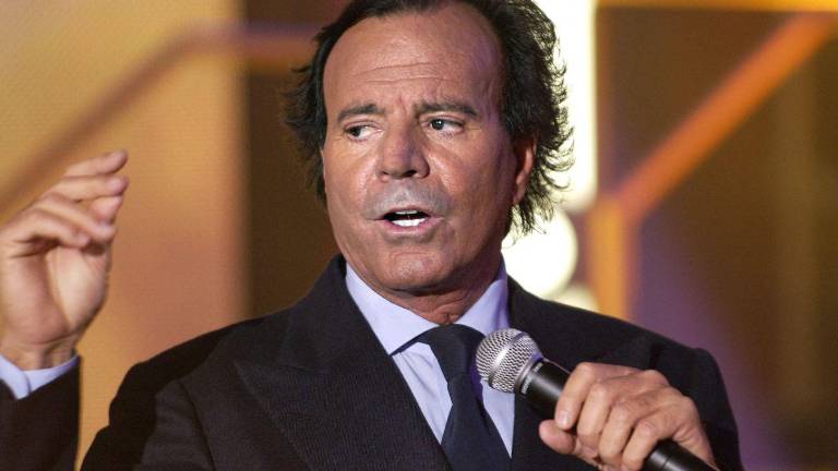 Julio Iglesias rompe el silencio: califica de 'absolutamente falsas' las acusaciones de abuso sexual