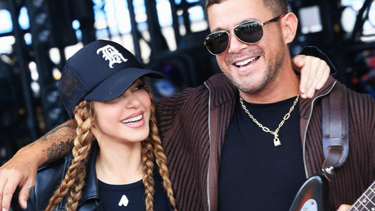 La química entre Alejandro Sanz y Shakira volvió a encender rumores tras el lanzamiento del videoclip de Bésame, donde la complicidad entre ambos desató comentarios y, al parecer, tensiones en la vida amorosa del cantante.