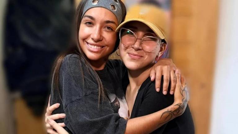 María Becerra acompaña a fan con cáncer y financia su tratamiento médico