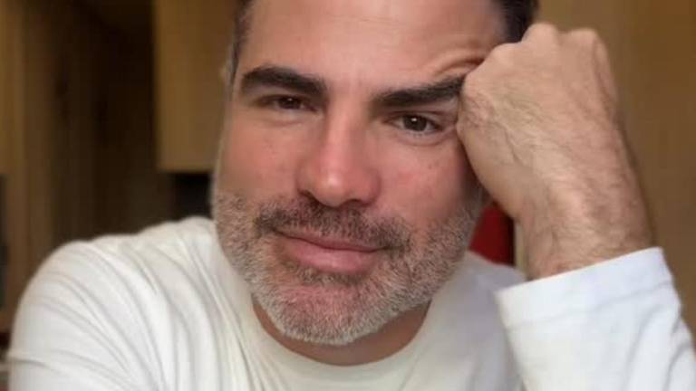 ¿Qué le sucedió a Roberto Manrique? El actor muestra su rostro tras cirugía por accidente