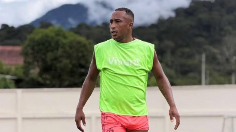 Jhon Perlaza, futbolista ecuatoriano