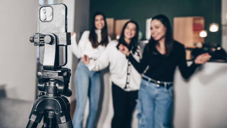 Por qué los jóvenes farmean aura: la explicación detrás de la tendencia viral de la Gen Z