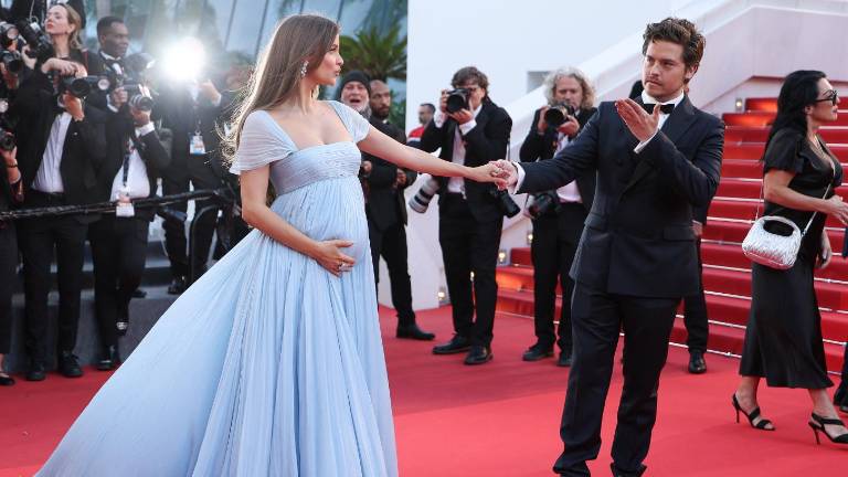 Dylan Sprouse y Barbara Palvin anuncian que se encuentran a la espera de su primer bebé