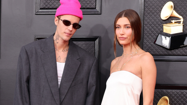 Justin Bieber sorprendió a sus seguidores al pedir perdón públicamente a su esposa Hailey por un antiguo comentario despectivo sobre su carrera como modelo.