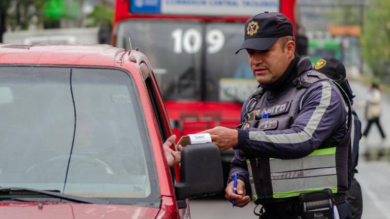 AMT en Quito exonera multa de matriculación a vehículos con placa terminada en 2: esto es lo que se sabe