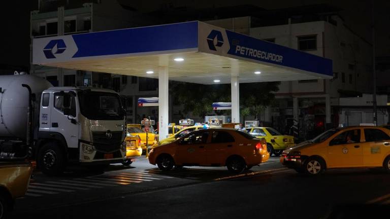 Precios oficiales de los combustibles en Ecuador desde el 12 de julio: así bajan la Extra, Ecopaís, Súper y Diésel