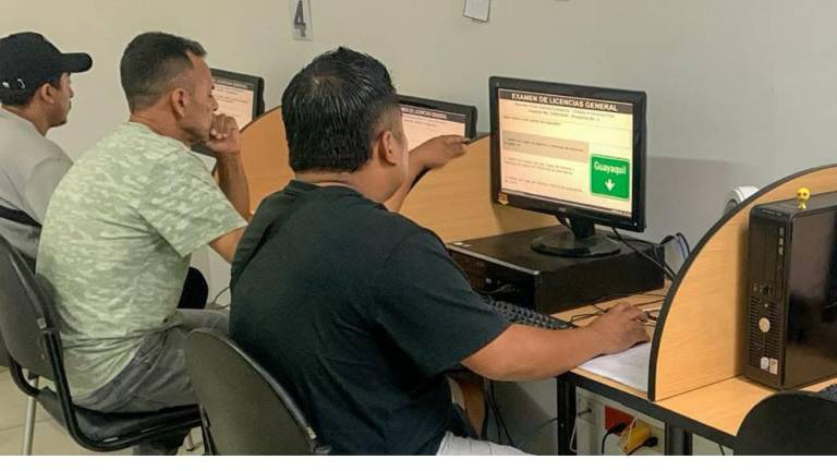 Licencia de conducir en Ecuador 2026: costos, requisitos y el paso a paso para renovarla