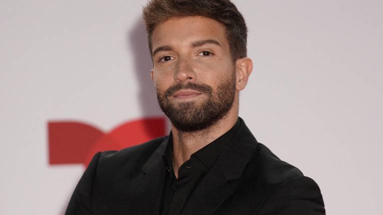 Pablo Alborán ya está en Ecuador: el cantante español bailó el 'Juyayay' en la Mitad del Mundo