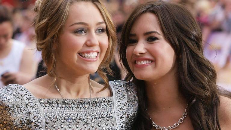 Demi Lovato recuerda la presión de crecer en Disney y las comparaciones con Miley Cyrus y Selena Gomez