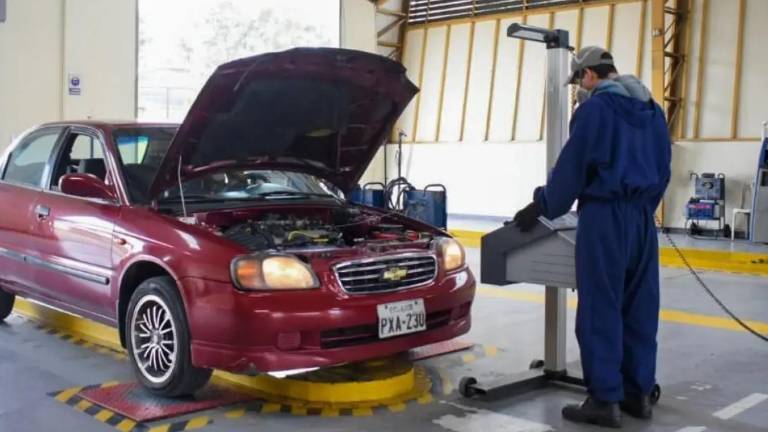 AMT suspende la matriculación en Quito por fallas en el sistema de la ANT