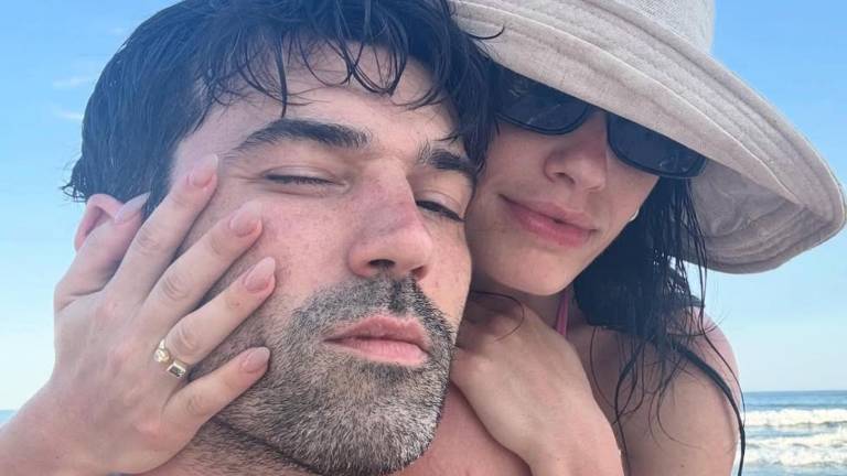 Lali Espósito anunció su compromiso con Pedro Rosemblat