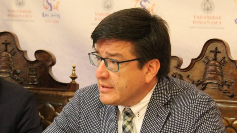 Francisco Sánchez (Ambato, 1972) es Licenciado en Sociología y Ciencias Políticas por la Pontificia Universidad Católica del Ecuador. Es profesor Titular de Ciencia Política y Director del Instituto de Iberoamérica de la Universidad de Salamanca, en España.