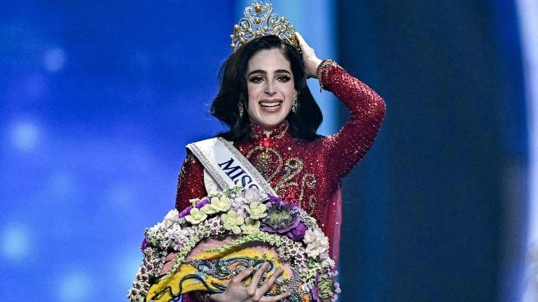 Exjurado de Miss Universo, Omar Harfouch, pide la renuncia de Fátima Bosch por irregularidades en el certamen