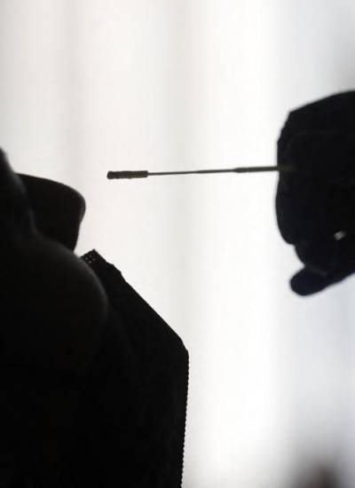 Científicos chinos presentan nuevo test anticovid ultrarrápido y preciso como una PCR