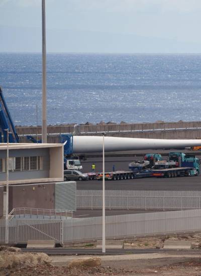 Puerto de Granadilla, donde se espera que fondee el buque de cruceros procedente de Cabo Verde con 140 personas a bordo, entre ellos 14 españoles.