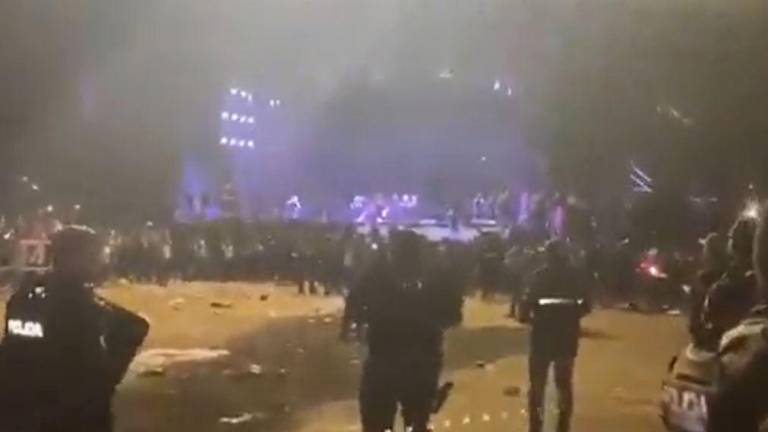 Captura de video que habría sido grabado en la explanada donde estaba por presentarse Nodal.